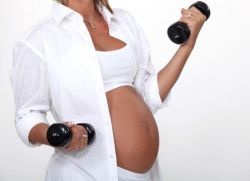 Как избежать растяжек после беременности