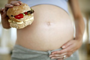 Пучит живот при беременности на ранних сроках