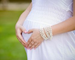 почему болит живот во время беременности