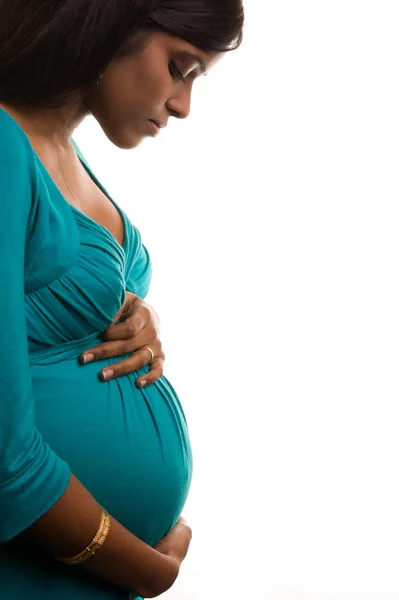 Беременная женщина 7 месяцев — стоковое фото